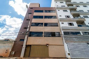 Ap 2 Qts com suíte  Garagem e Elevador