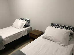 Ap 2 Qts com suíte  Garagem e Elevador