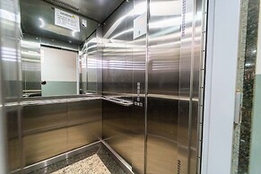 Ap 2 Qts com suíte  Garagem e Elevador