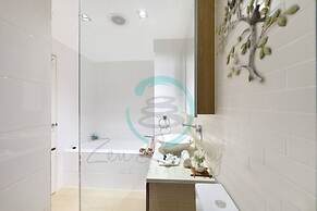 ZEN POINT PENTHOUSE - 3 BR Waterfront