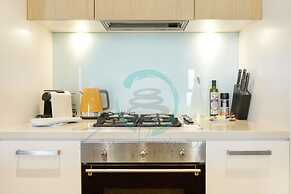 ZEN POINT PENTHOUSE - 3 BR Waterfront