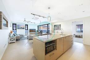 ZEN POINT PENTHOUSE - 3 BR Waterfront