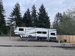 5th Wheel Overnight Rental