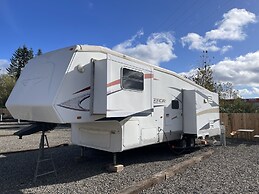 5th Wheel Overnight Rental