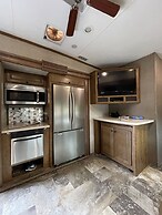 5th Wheel Overnight Rental