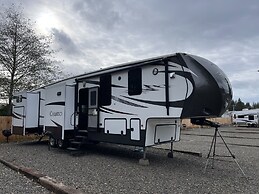 5th Wheel Overnight Rental