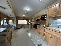 5th Wheel Overnight Rental