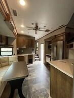 5th Wheel Overnight Rental