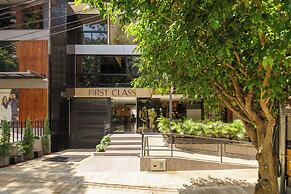 First Class Hotel