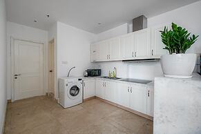 City by night Ben Thanh Apartments