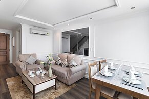 City by night Ben Thanh Apartments