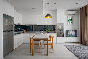 City by night Ben Thanh Apartments