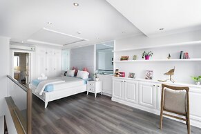 City by night Ben Thanh Apartments