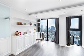 City by night Ben Thanh Apartments