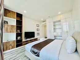 City by night Ben Thanh Apartments