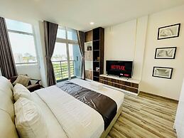 City by night Ben Thanh Apartments