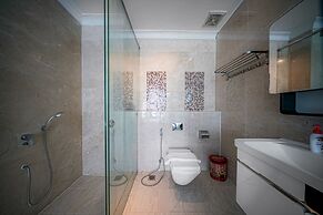 City by night Ben Thanh Apartments