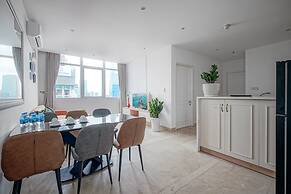 City by night Ben Thanh Apartments