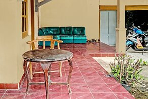 SPOT ON 92414 Hotel Pereng Sari