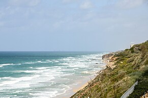 Seaside Escape with Private Patio by Sea N Rent