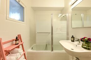Seaside Escape with Private Patio by Sea N Rent