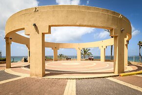 Seaside Escape with Private Patio by Sea N Rent
