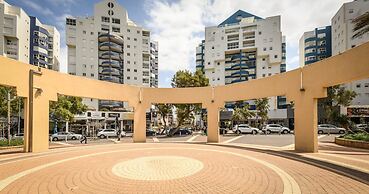 Seaside Escape with Private Patio by Sea N Rent