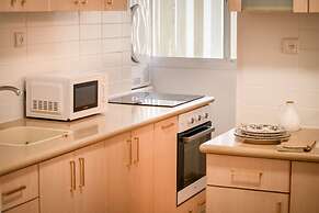 Seaside Escape with Private Patio by Sea N Rent