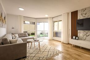 Seaside Escape with Private Patio by Sea N Rent