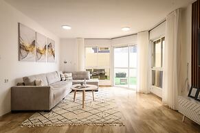 Seaside Escape with Private Patio by Sea N Rent