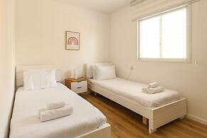 Seaside Escape with Private Patio by Sea N Rent