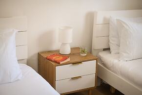 Seaside Escape with Private Patio by Sea N Rent