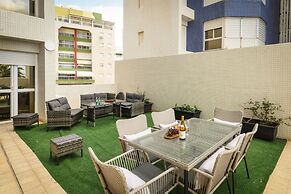 Seaside Escape with Private Patio by Sea N Rent