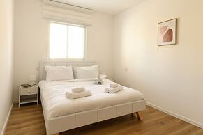 Seaside Escape with Private Patio by Sea N Rent