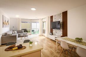 Seaside Escape with Private Patio by Sea N Rent