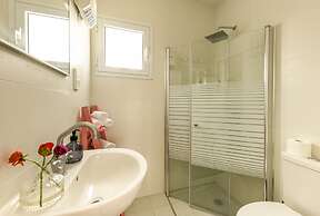 Seaside Escape with Private Patio by Sea N Rent