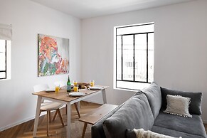 Spacious & Modern 3BD Apartment 2-min From Beach