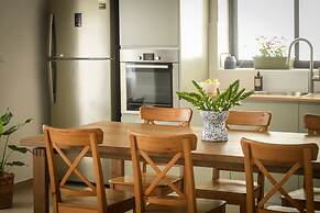 Beachside 3-BR Apt Perfect for Families