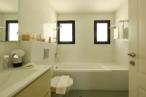 Beachside 3-BR Apt Perfect for Families