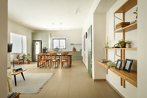 Beachside 3-BR Apt Perfect for Families