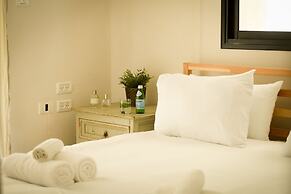 Beachside 3-BR Apt Perfect for Families