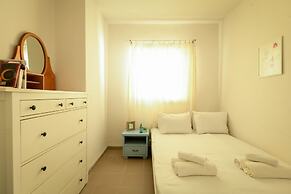 Beachside 3-BR Apt Perfect for Families