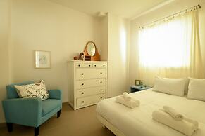 Beachside 3-BR Apt Perfect for Families