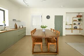 Beachside 3-BR Apt Perfect for Families