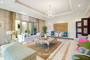 Manzil -Exquisite 5BR Villa in Palm w Beach Access