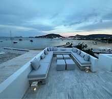 Milos AquaBliss Beachfront Villa