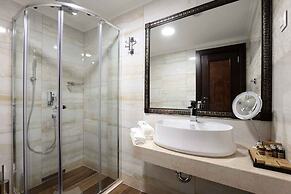 Armaco Residence