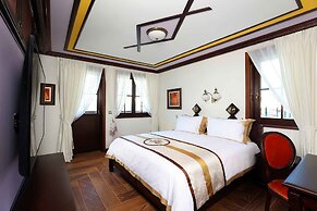 Armaco Residence