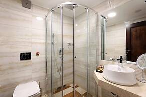 Armaco Residence