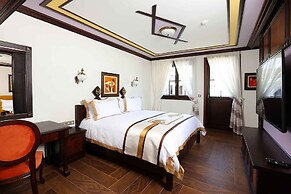 Armaco Residence